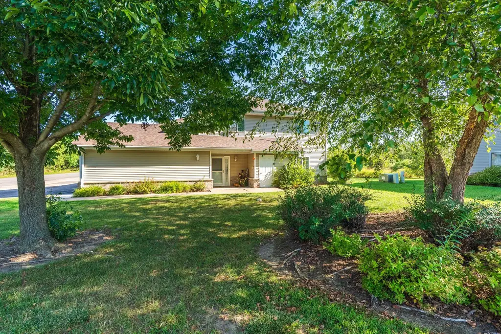 7235 Whitespire Road, Schofield