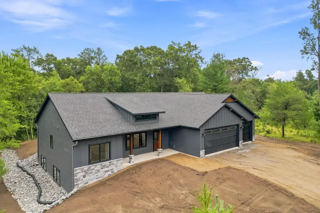 378 Setting Sun Trail, Nekoosa