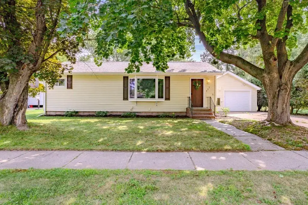 717 South Line Road, Rothschild