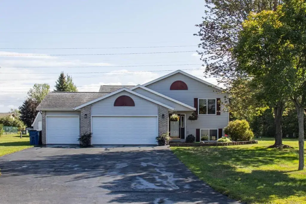 307 E Industrial Park Avenue, Rothschild