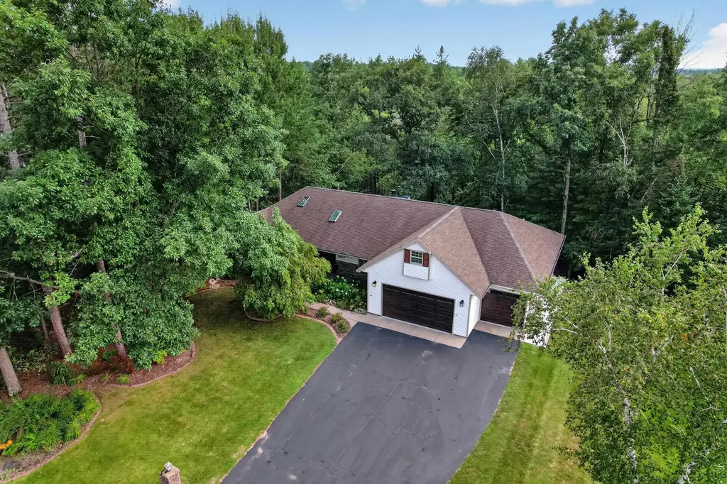 1807 Cedar Creek Drive, Rothschild