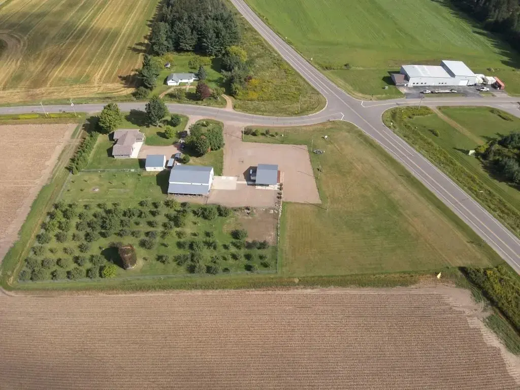 W10009 County Road B, Deerbrook