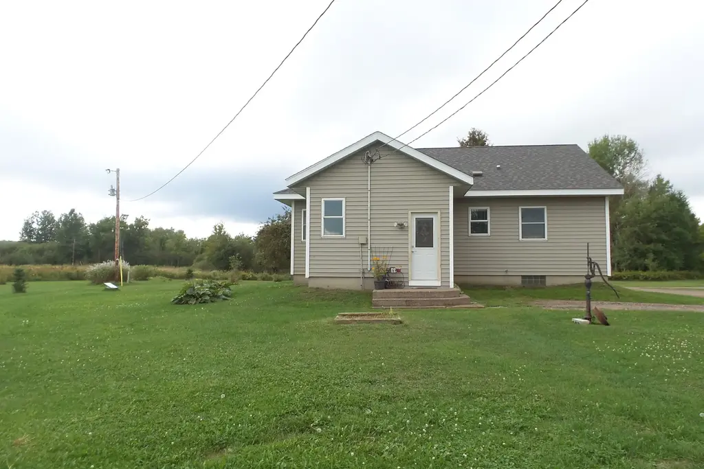 N5758 Center Drive, Medford