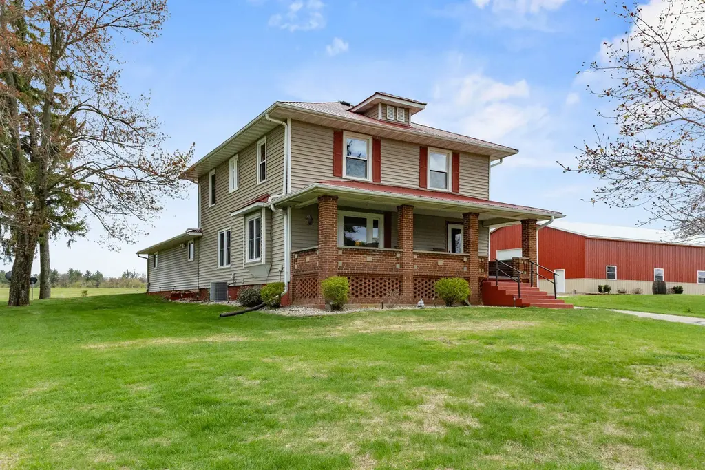 E721 County Road Mm, Iola
