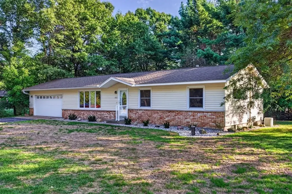 4910 Grove Avenue, Wisconsin Rapids