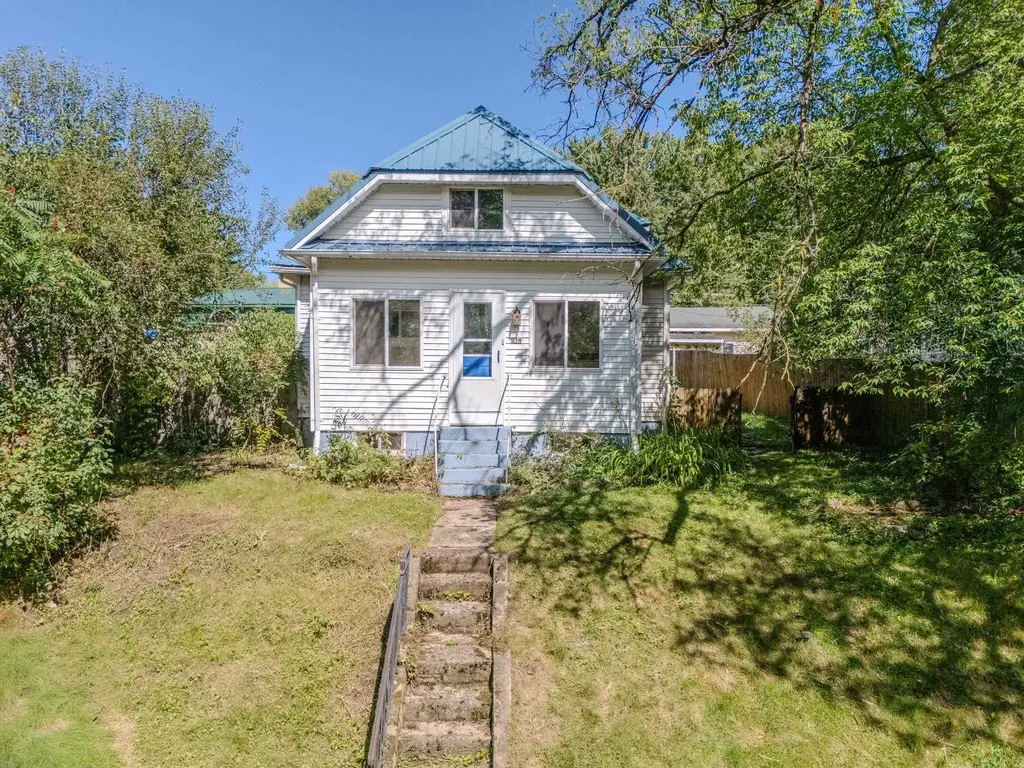 914 West Street, Merrill
