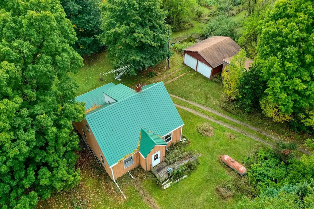 W13821 Polley Lane, Gilman