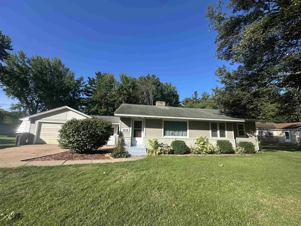 1031 Wisconsin River Drive, Port Edwards