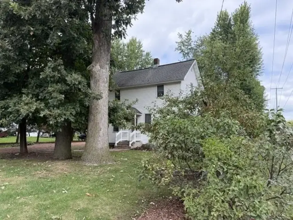 907 E Blodgett Street, Marshfield