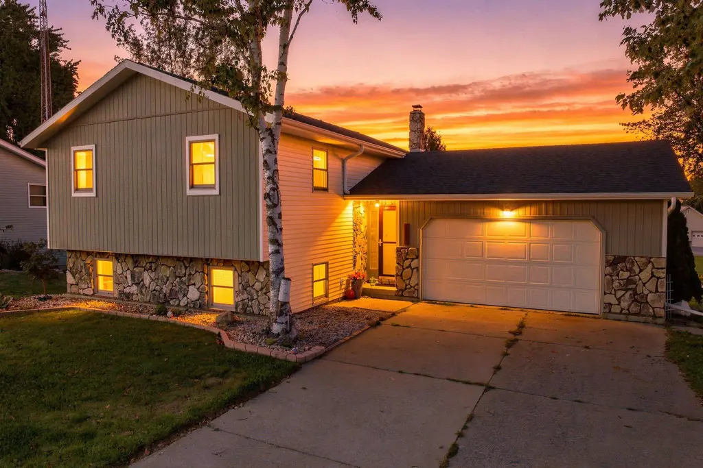 1601 S Lincoln Avenue, Marshfield