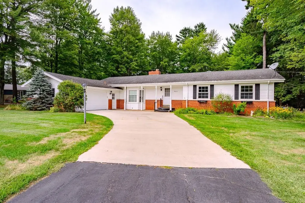 9010 Reed Road, Rothschild
