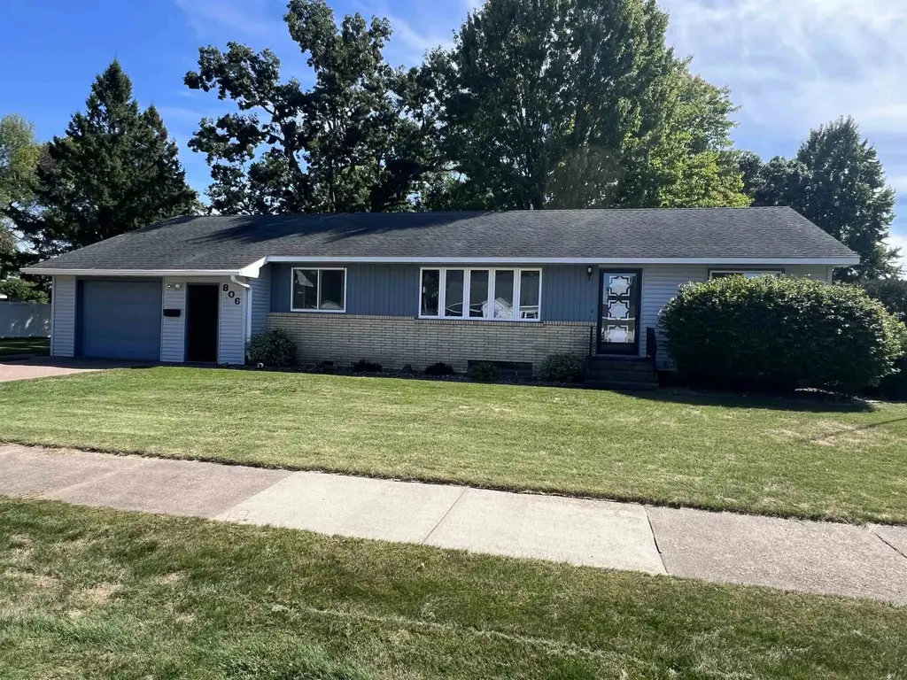 806 10th Street, Mosinee