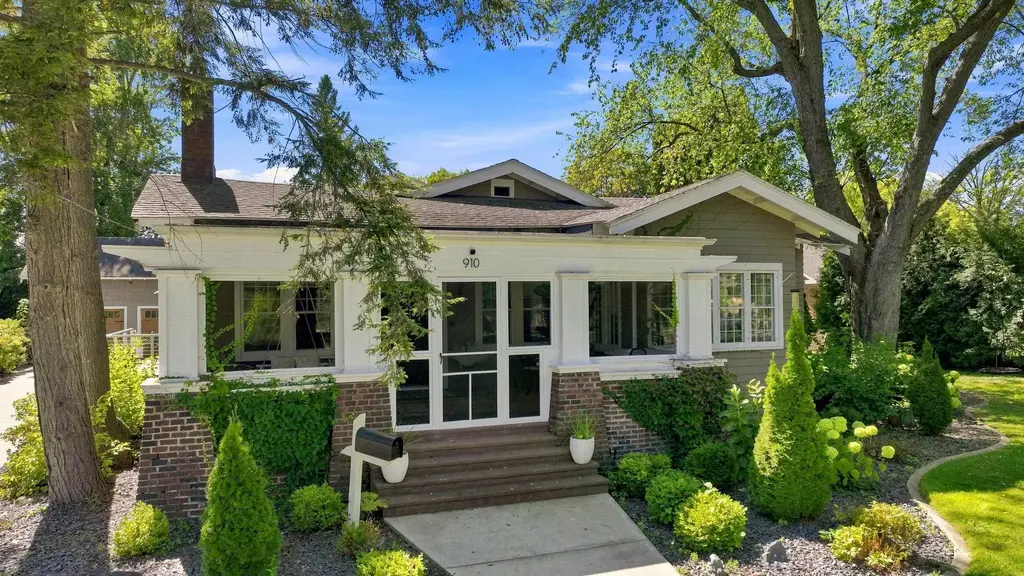 910 W 5th Street, Marshfield
