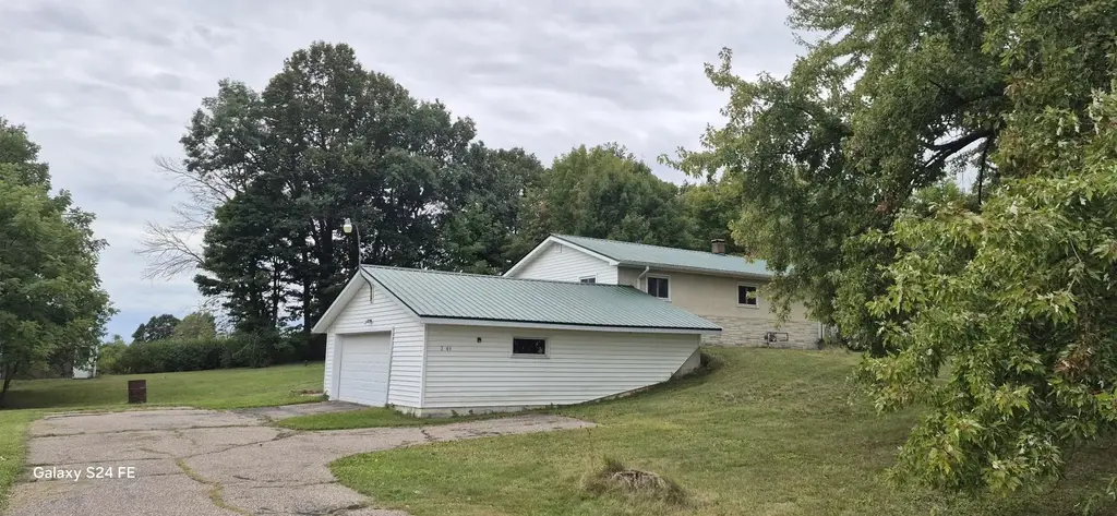 7449 County Road N, Arpin