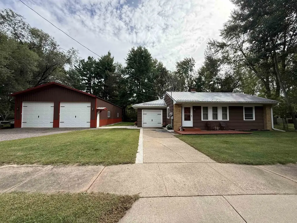 933 W 3rd Street, Nekoosa