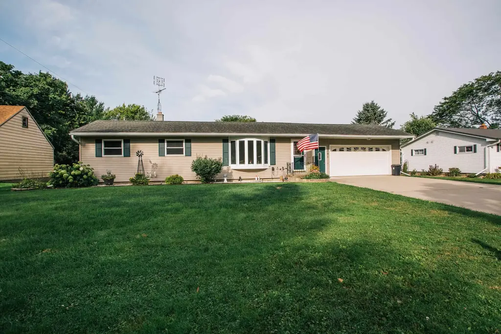 301 N Thomas Street, Loyal