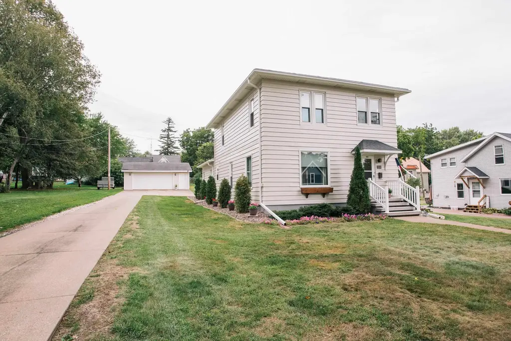 214 Grand Avenue, Neillsville
