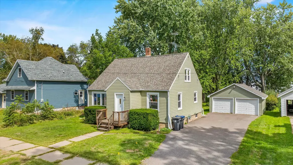 1501 S Cherry Avenue, Marshfield