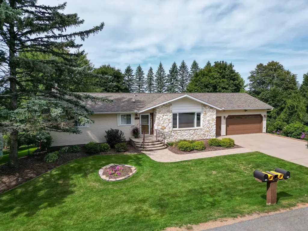 1906 Perry Drive, Schofield