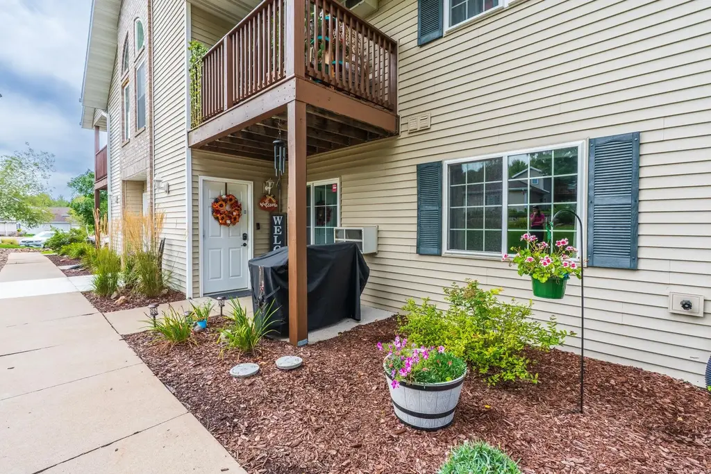 7320 Whitespire Road, Schofield