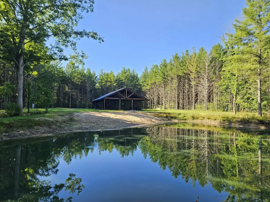 8135 Robin Road, Marshfield