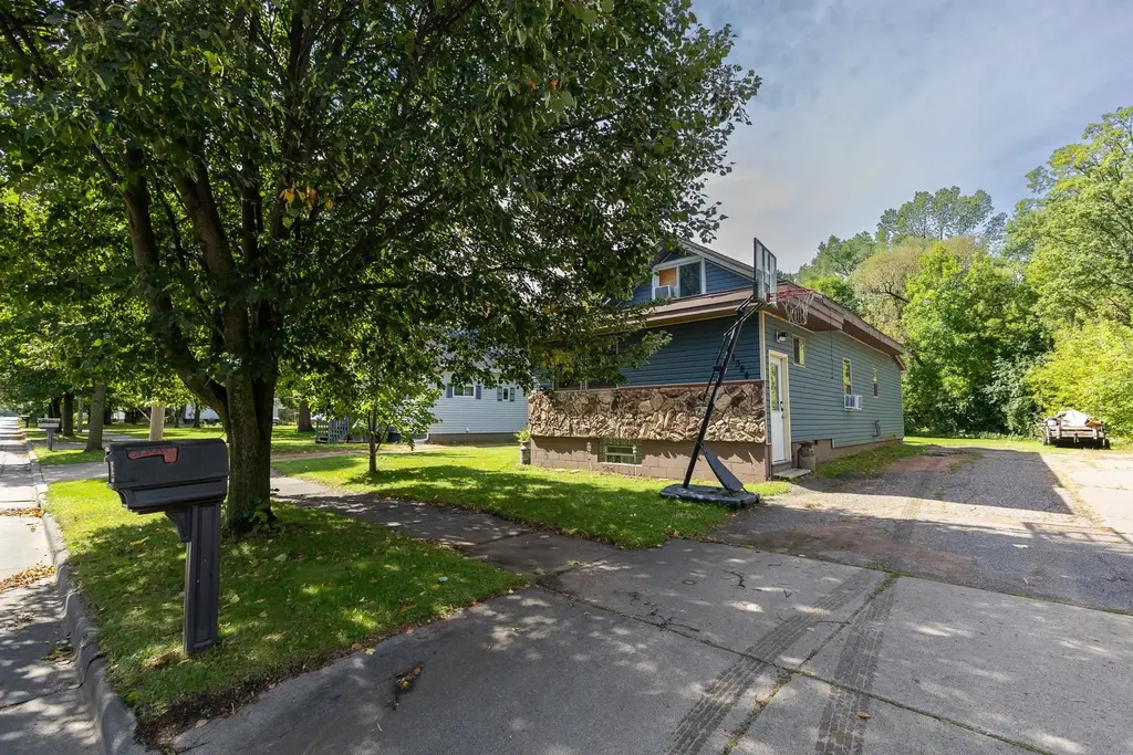 1324 S 3rd Avenue, Wausau