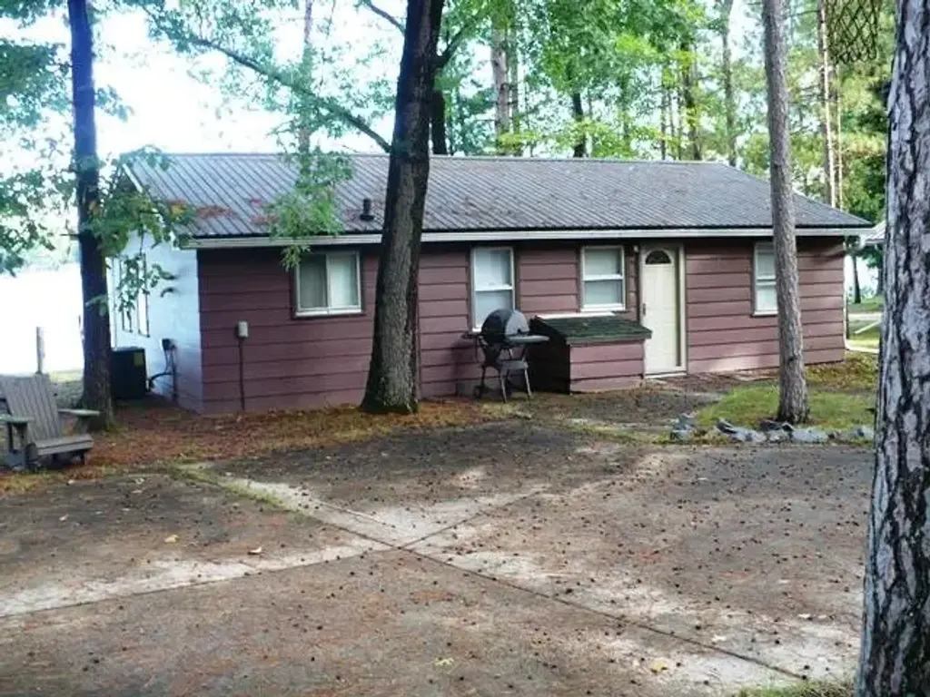 W9054 South Lake Road, Willard