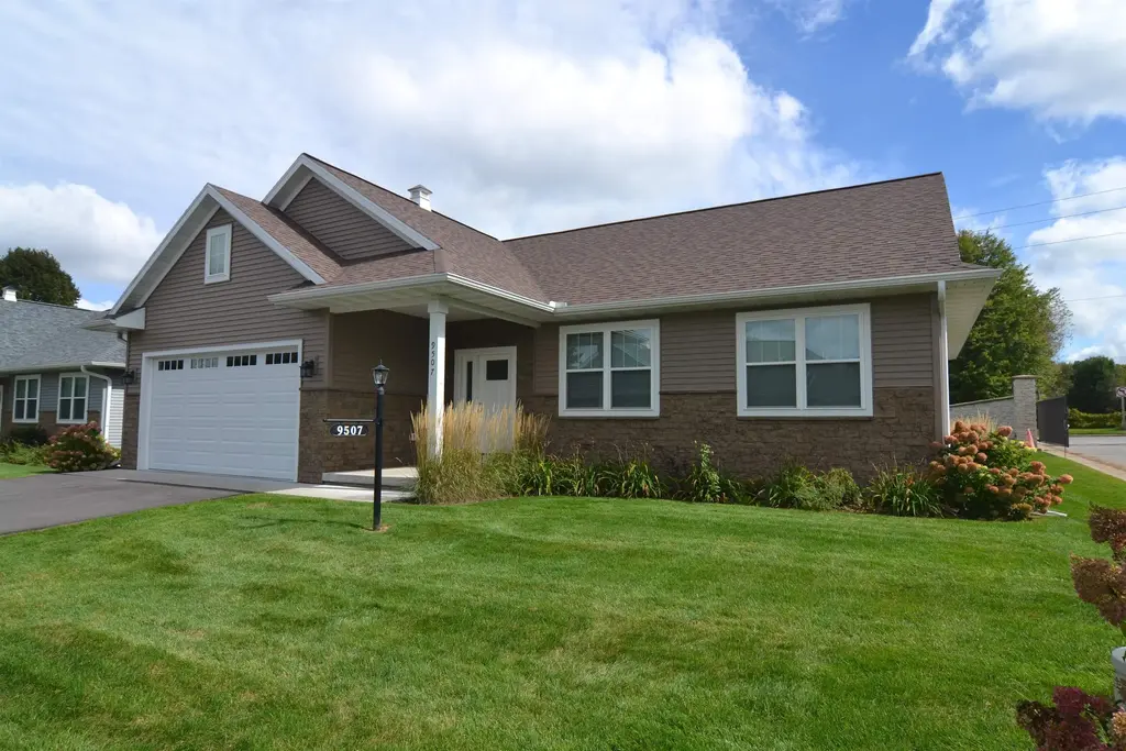9507 Excalibur Drive, Weston