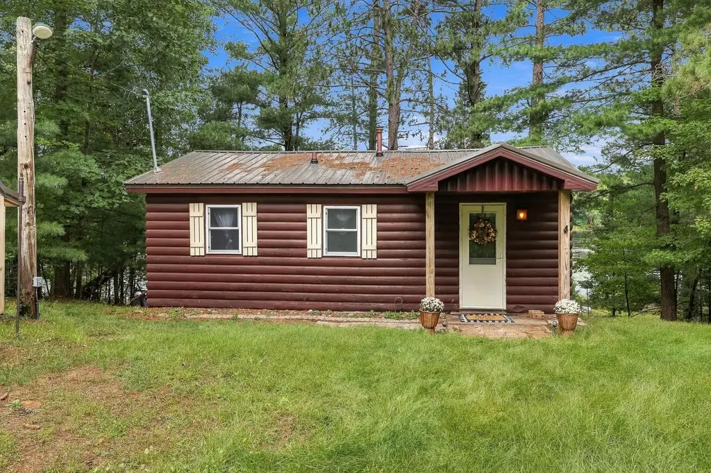 N8637 Blue Mountain Lake Road, Ogdensburg