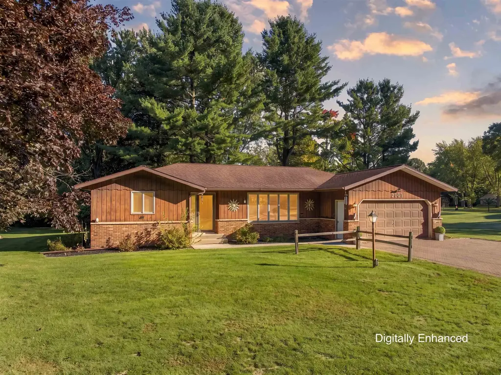 2001 E Blodgett Street, Marshfield