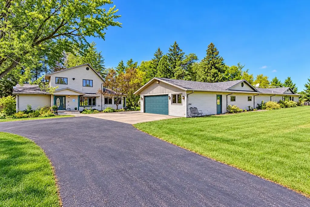 113784 Elm Tree Road, Marshfield