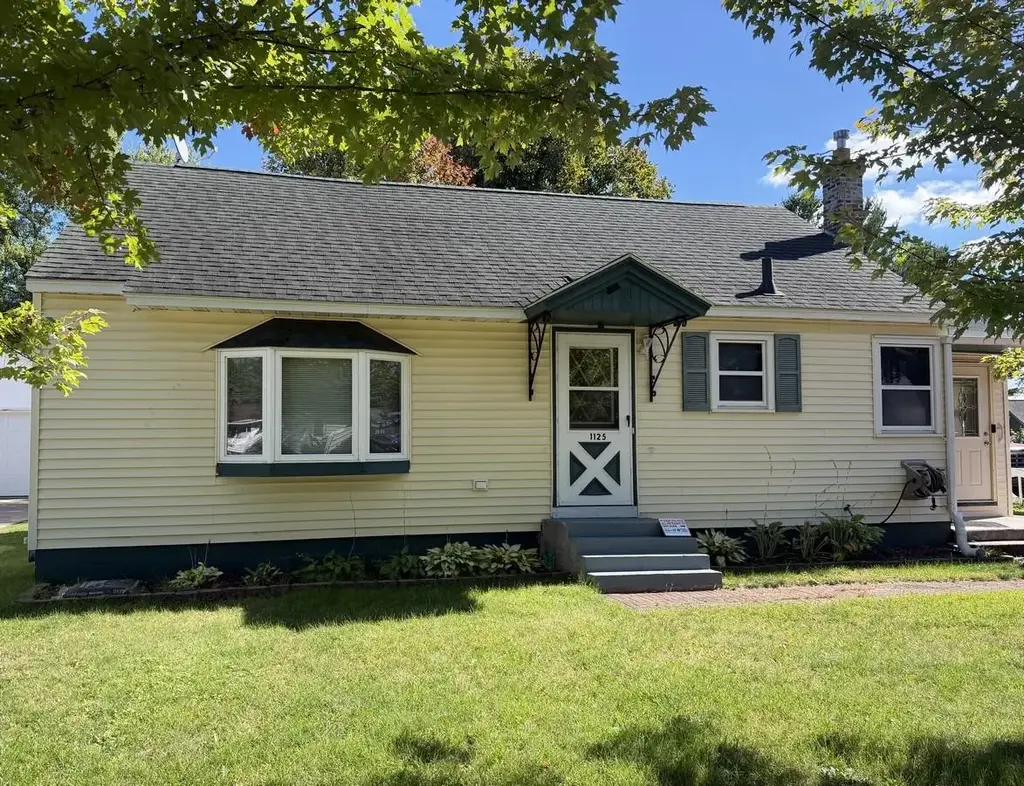 1125 Alice Street, Rothschild