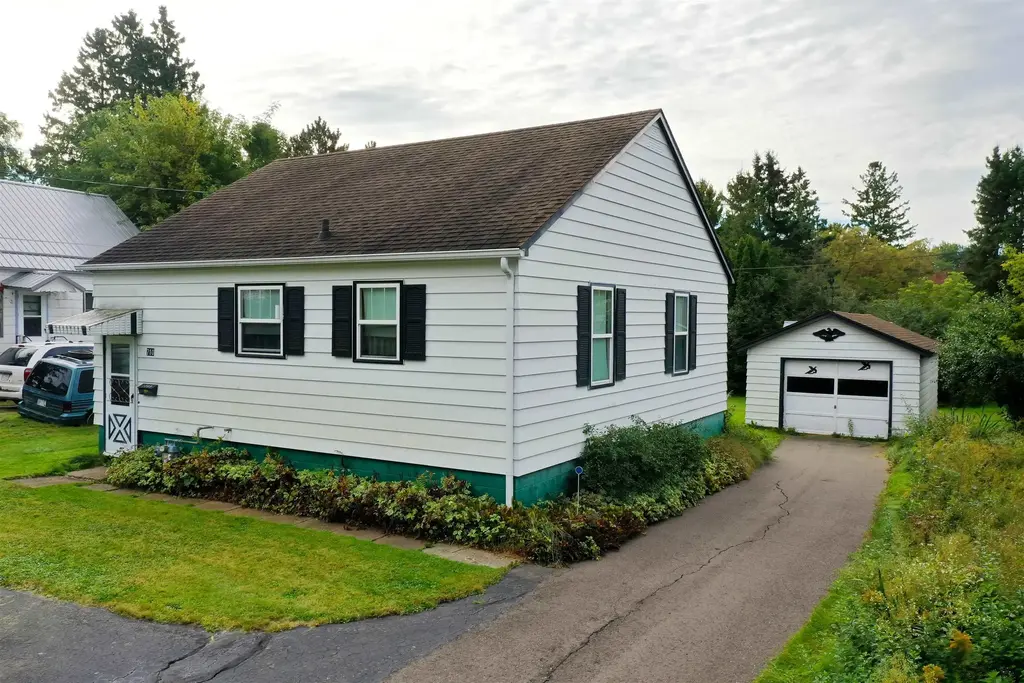 710 E South Street, Medford