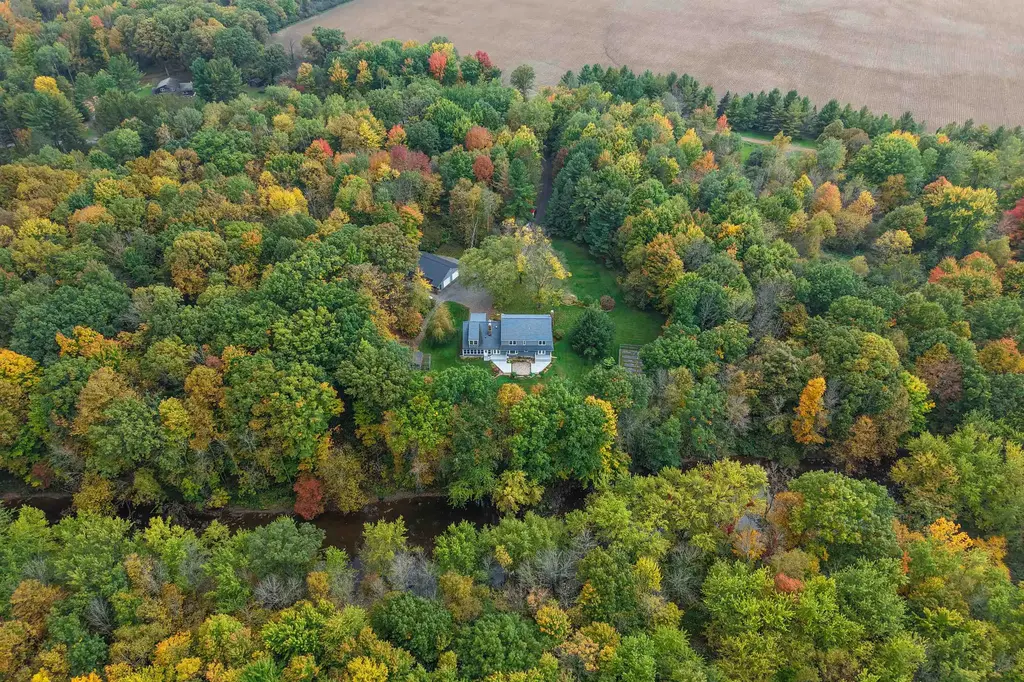 9050 Ader Lane, Marshfield