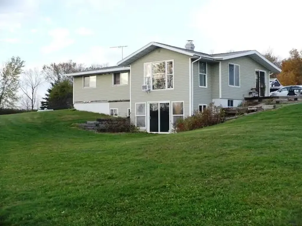W7924 Crow Road, Willard