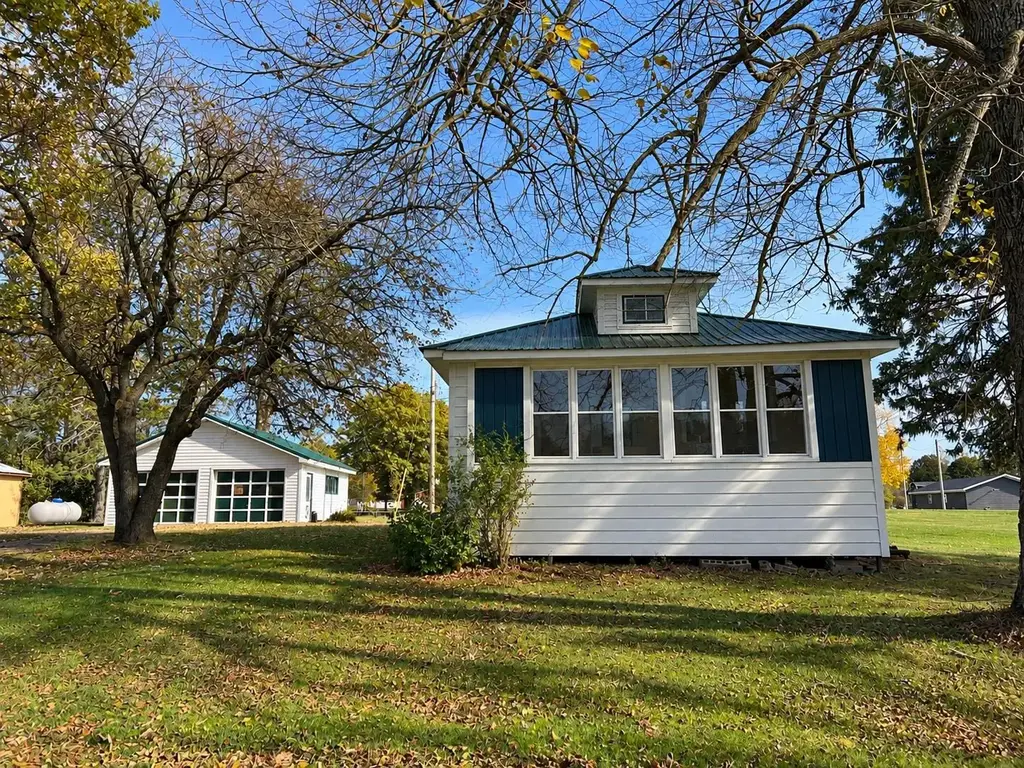 N5268 E Front Street, Medford