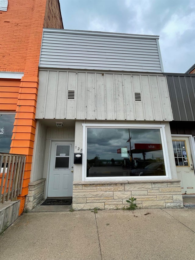 128 S Lake Avenue, Phillips