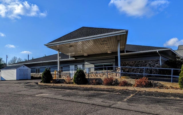 864 Lake Avenue, Phillips