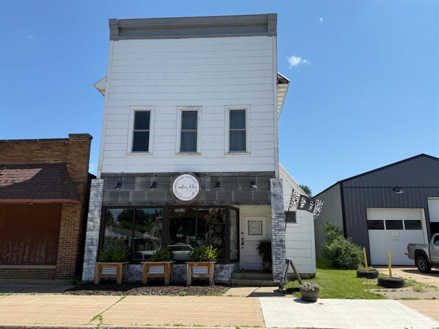 320 N Main Street, Scandinavia