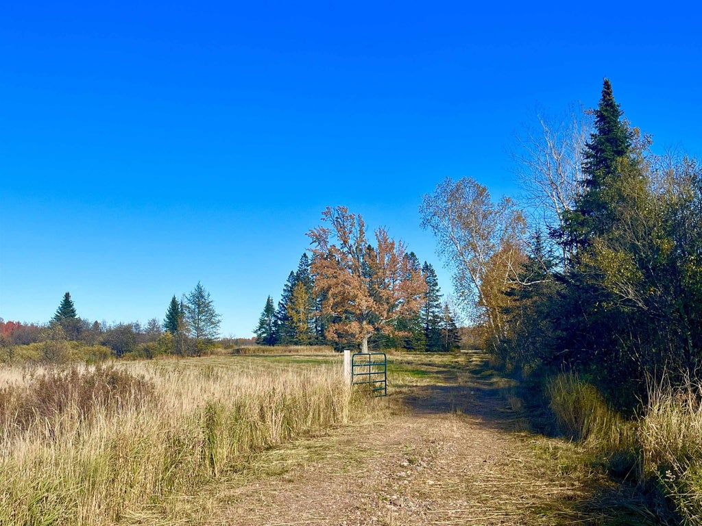 N5104 Pass Road, Catawba