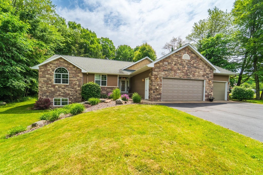 10005 Heritage Hills Drive, Weston