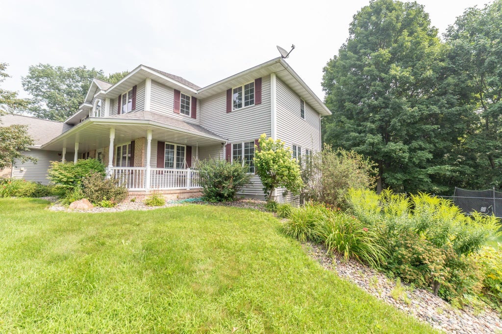 8401 Windsor Drive, Weston