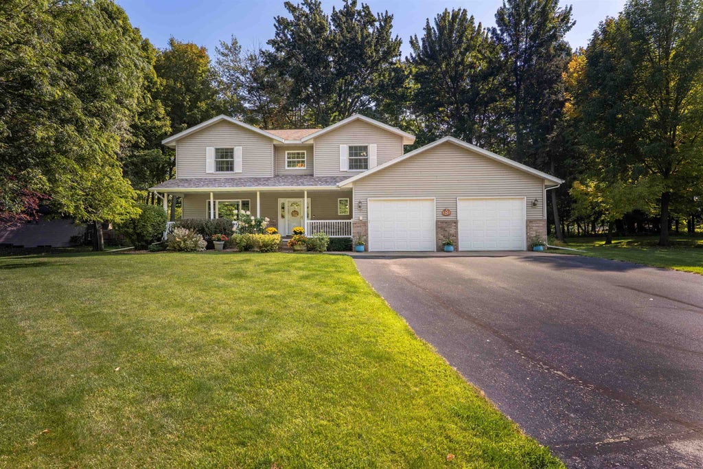 5903 Mary Lane, Weston