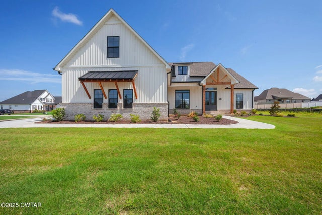 140 Providence Drive, Medina