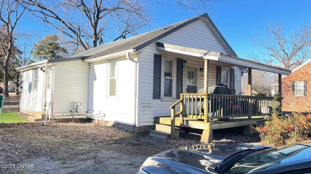 328 N Main Street, Medina