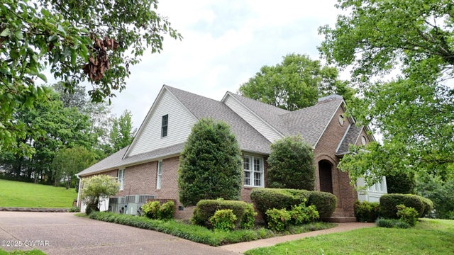 420 Lakeshore Drive, Lexington