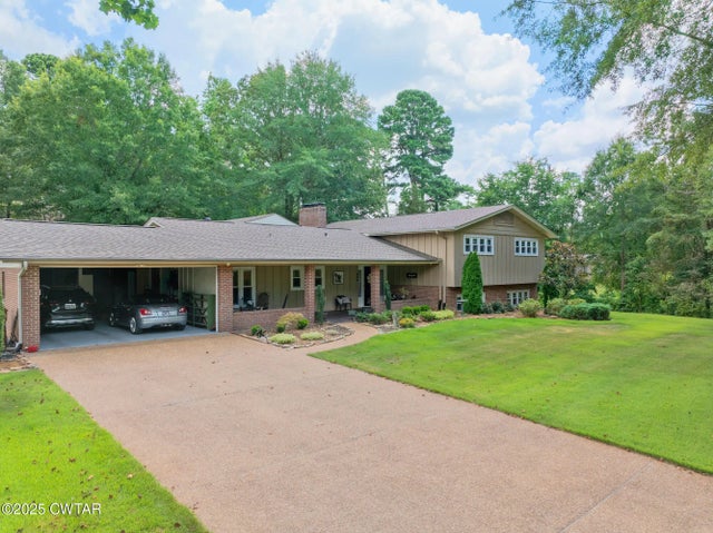 468 Colonial Drive, Lexington