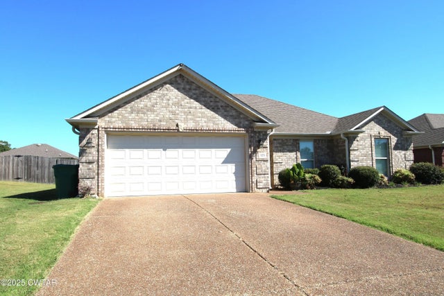 123 Enfield Cove, Medina