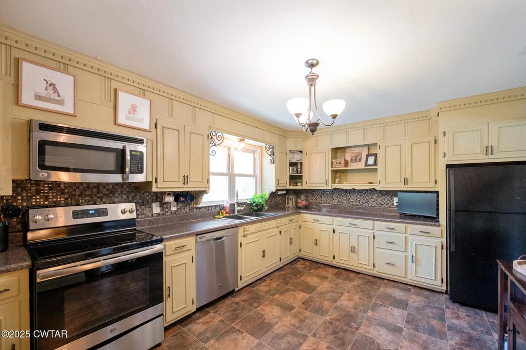 7028 3 Way Road, Bath Springs