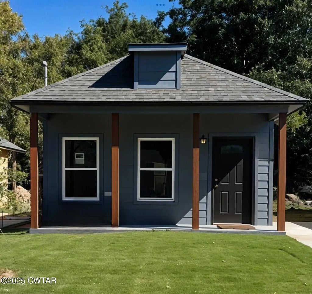 105 Dempster Street, Jackson